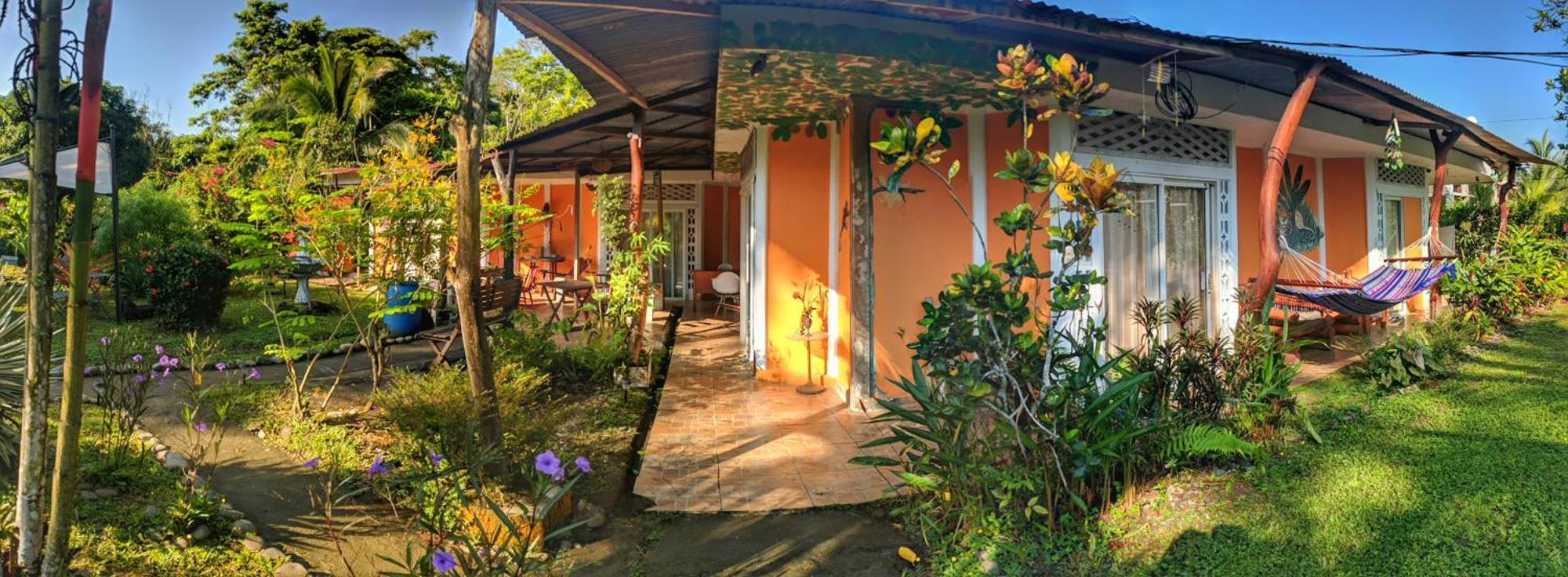 Secret Garden Hotel Cahuita Exterior photo