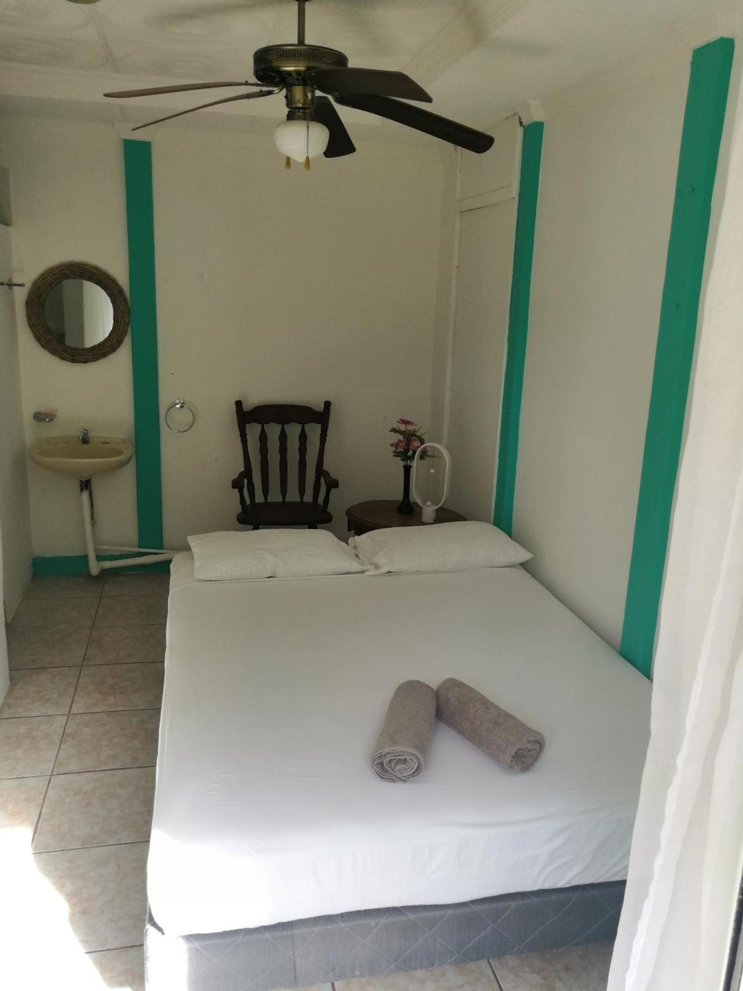 Secret Garden Hotel Cahuita Room photo